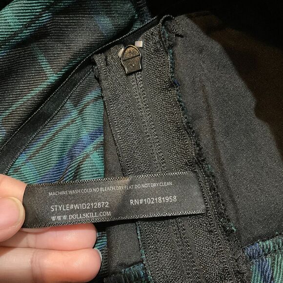 Widow Green Black Plaid Lace Trim Mini Skirt Gothic Grunge Plus 2X NWT - Picture 7 of 8